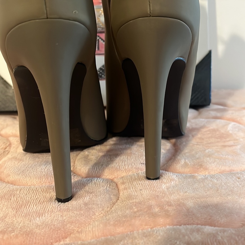 Green Ankle Boots String Up Peep Toe - image 4